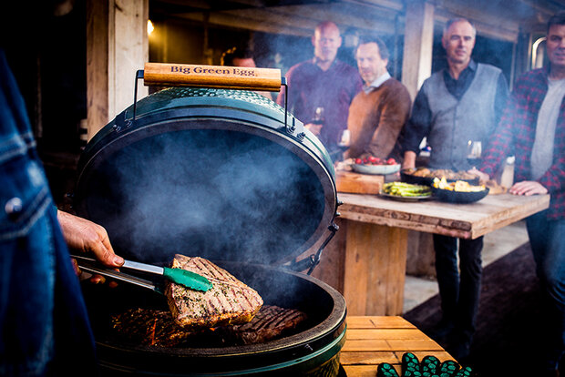 Big Green Egg Medium Compleet gezelschap